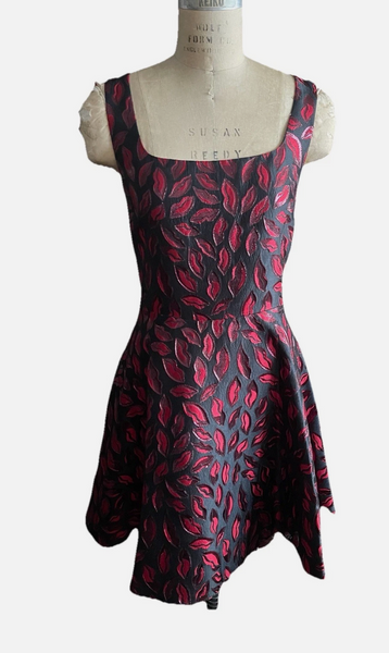 Diane Von Furstenberg Silk Jacquard Metallic Lip Print Mini Dress 12 $598 New With Tags, Never Worn